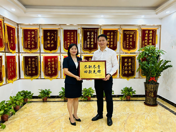 专业催债团队如何通过法律合规手册规范操作，提高回款效率？